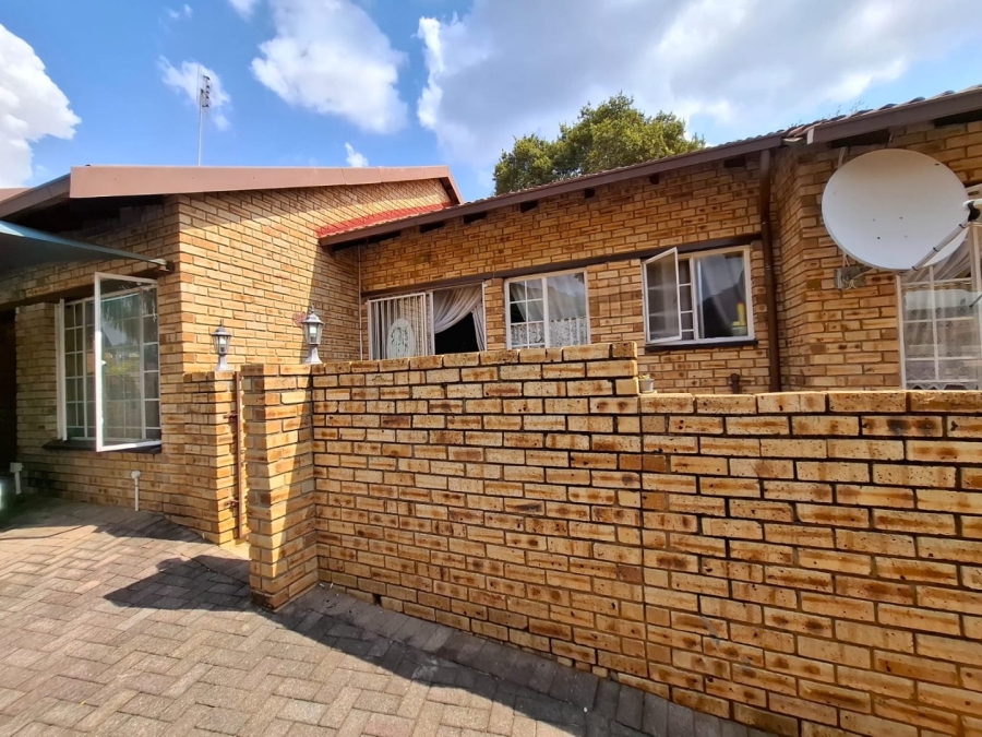 4 Bedroom Property for Sale in Safari Gardens North West